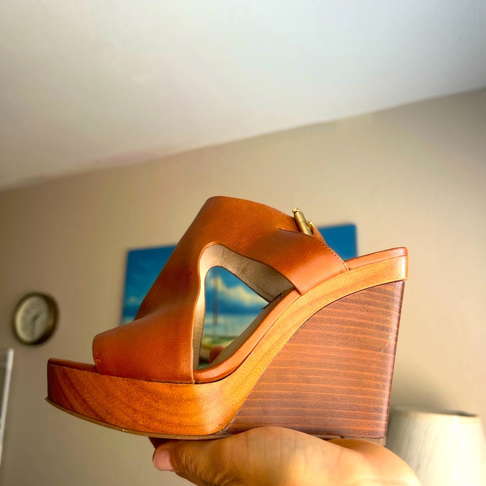 Michael Kors shoes . Worn few times.. don’t need them anymore